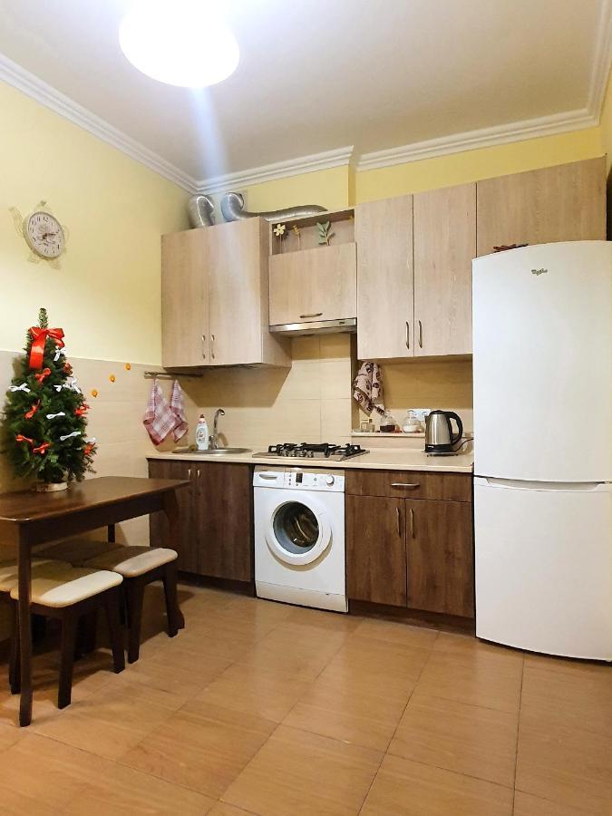 Homey Apartment On Vicheva Str. Lviv Kültér fotó