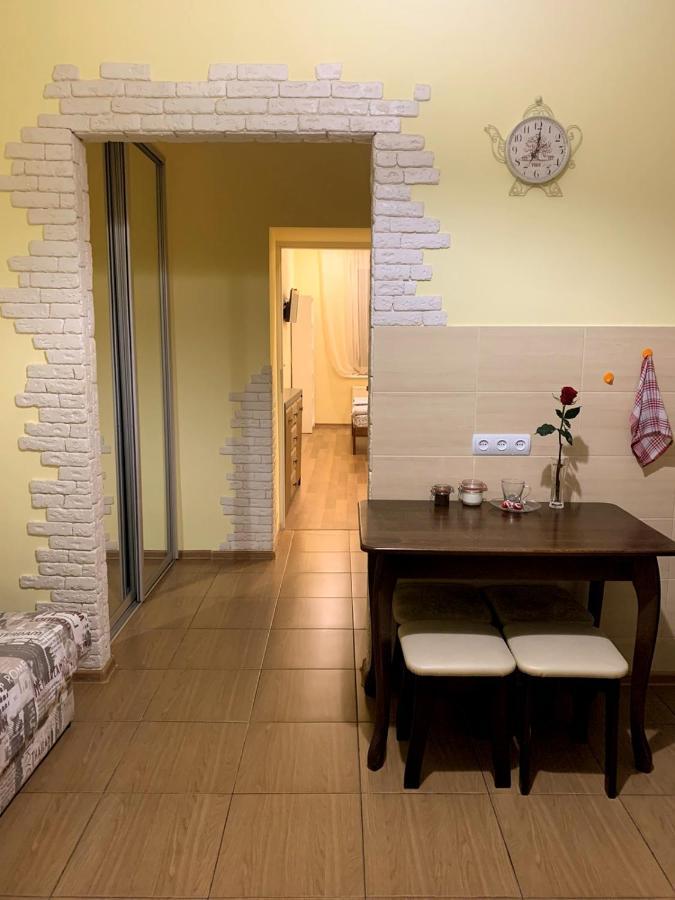 Homey Apartment On Vicheva Str. Lviv Kültér fotó