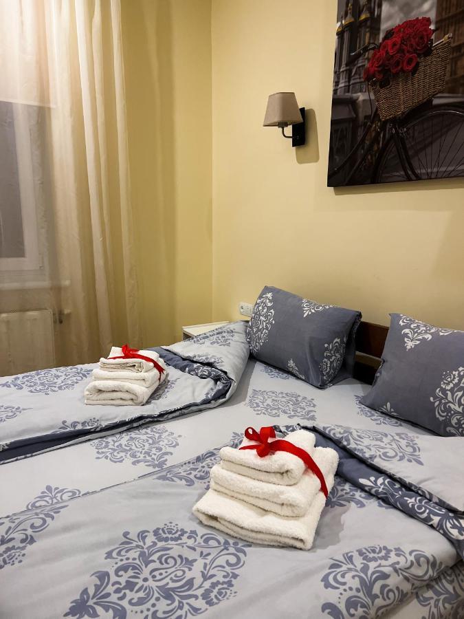 Homey Apartment On Vicheva Str. Lviv Kültér fotó